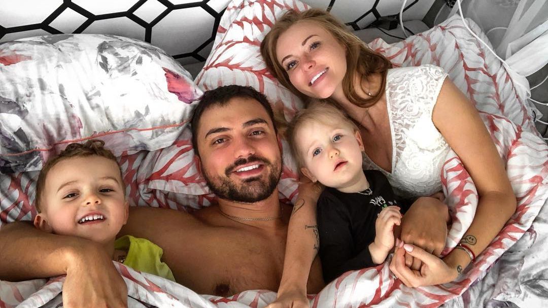 Шанувальники моментально відреагували на кумедне фото - фото 1