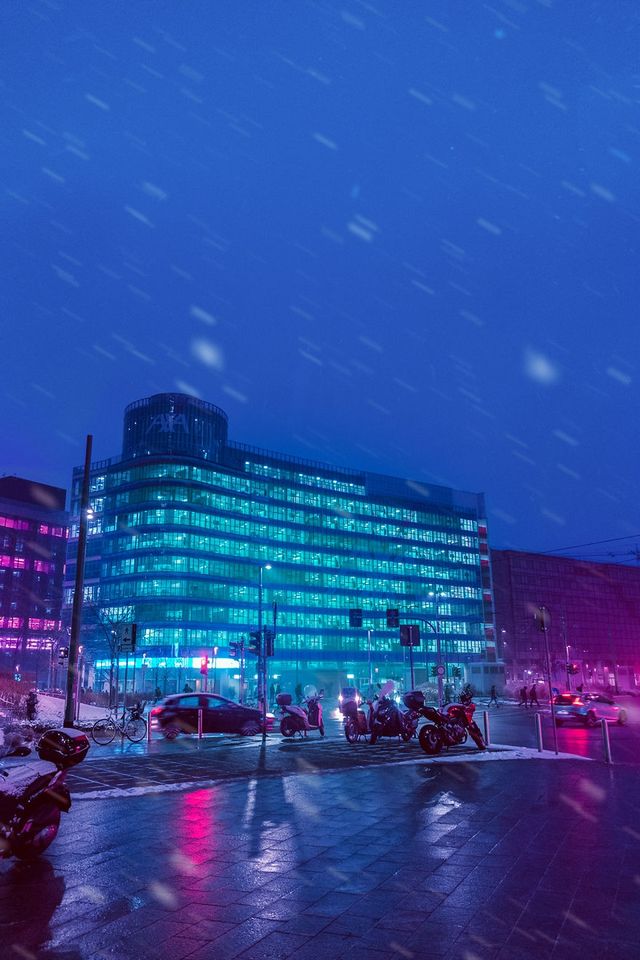 Фотограф показав особливу красу нічного Мілана: яскраві кадри - фото 258311