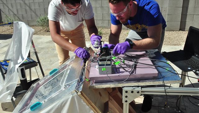 Американські вчені добули склянку води з пустельного повітря - фото 254541