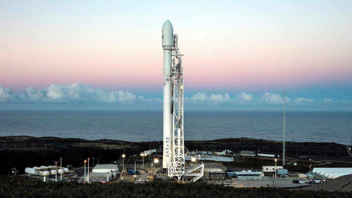 SpaceX запустила ракету-носій Falcon-9 - фото 1