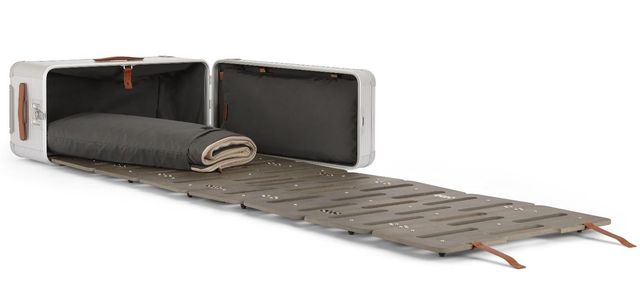 Дизайнер створив валізу з офісом і кухнею- фото 253034