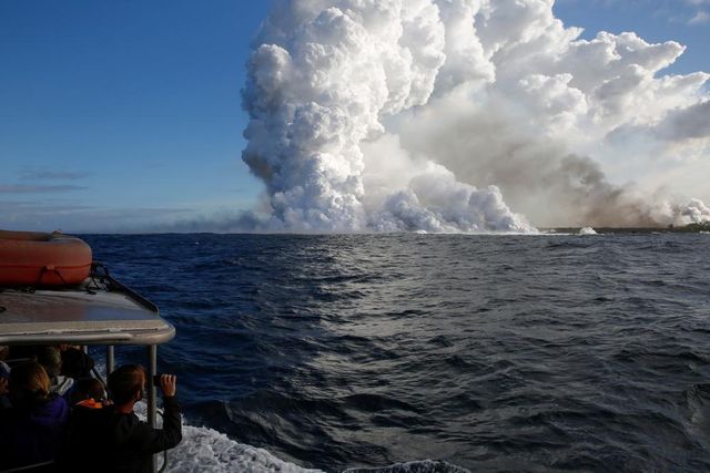 На Гаваях триває виверження вулкану: фоторепортаж- фото 253122