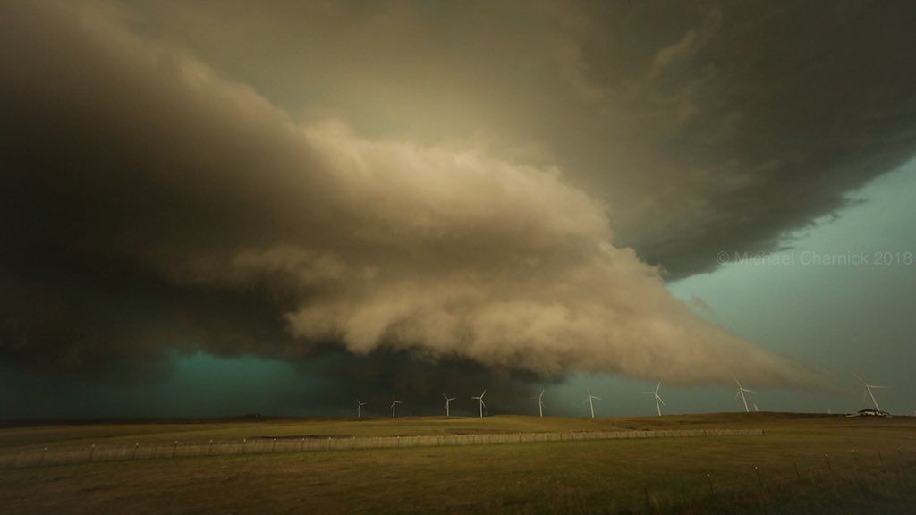 Через шторм Колорадо засипало величезним градом: репортаж з мережі