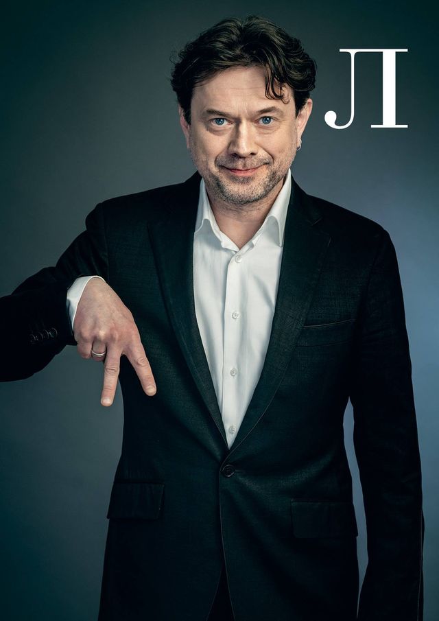 Коли тиша заговорила: українські зірки популяризують мову жестів - фото 259392