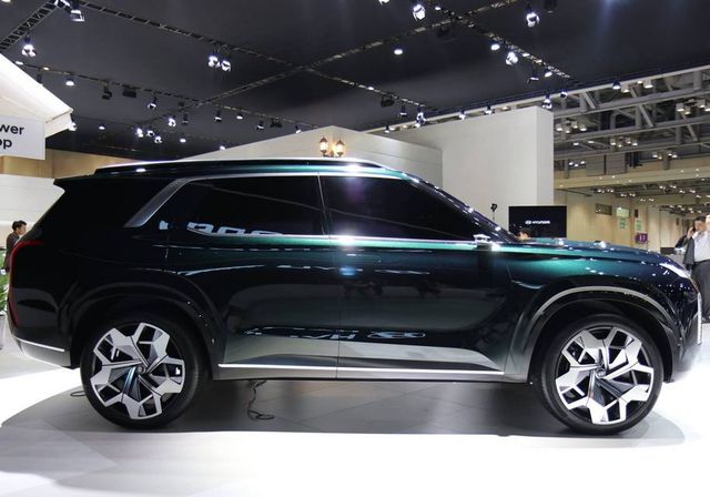 Hyundai представила прообраз флагманського кросовера - фото 253702