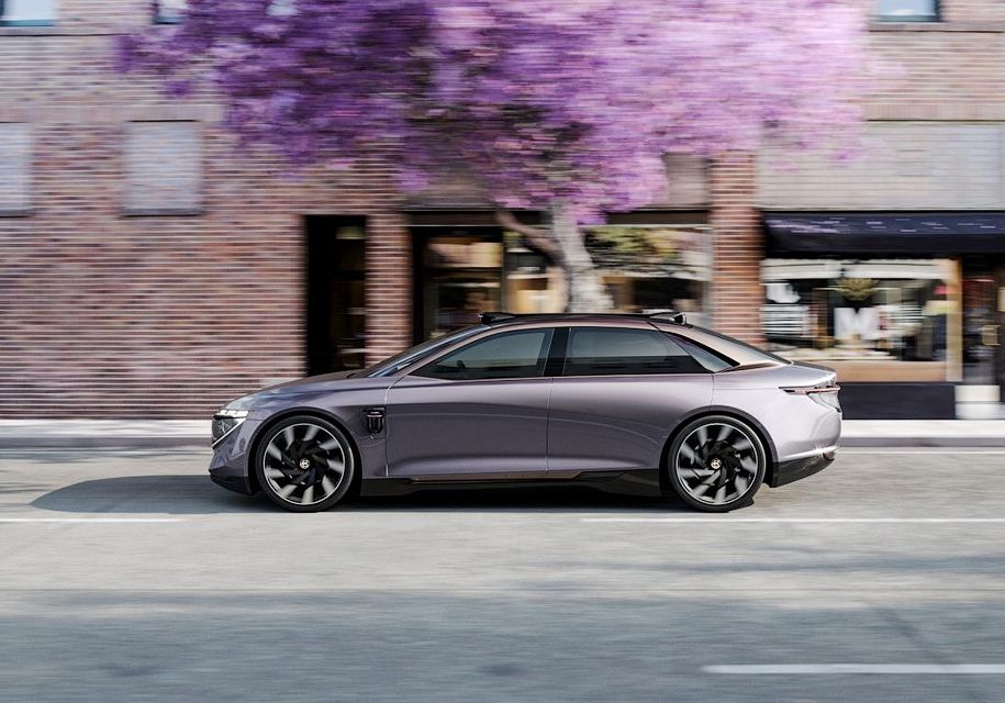 Китайці показали свого "вбивцю" Tesla - фото 1