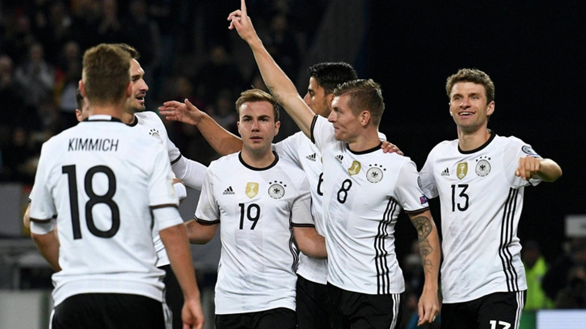 Збірна Німеччини приголомшила шикарним голом з кутового - фото 1