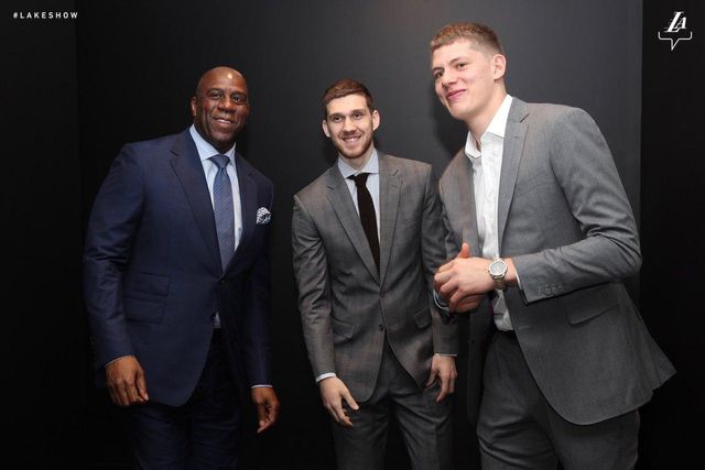 Як українського баскетболіста презентували у Лос-Анджелес Лейкерс - фото 258615