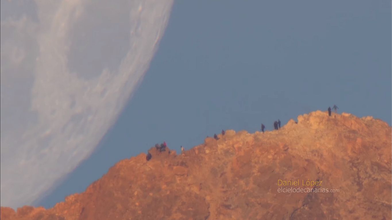 Відео заходу з Місяцем-гігантом стало хітом мережі