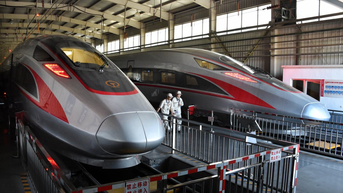 Китай запускає найдовший швидкісний поїзд у світі - фото 1