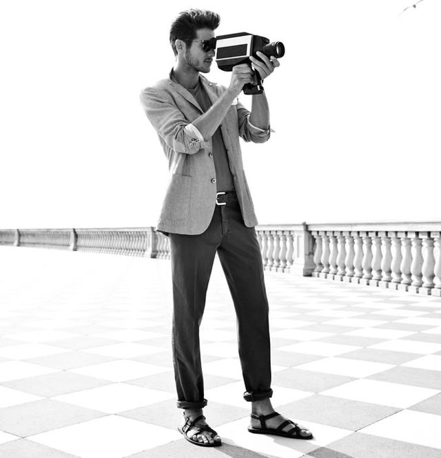 Класичні сандалі з класичним костюмом - фото 253559