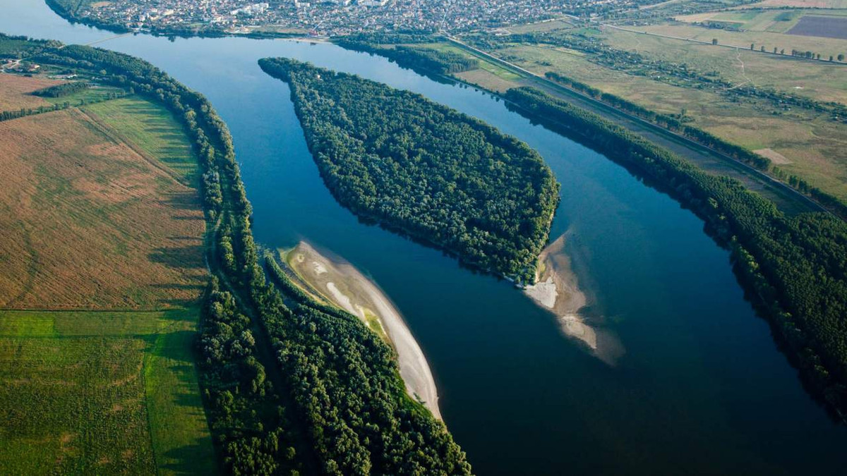 Дунай підтопив вже третину прибережного міста - фото 1