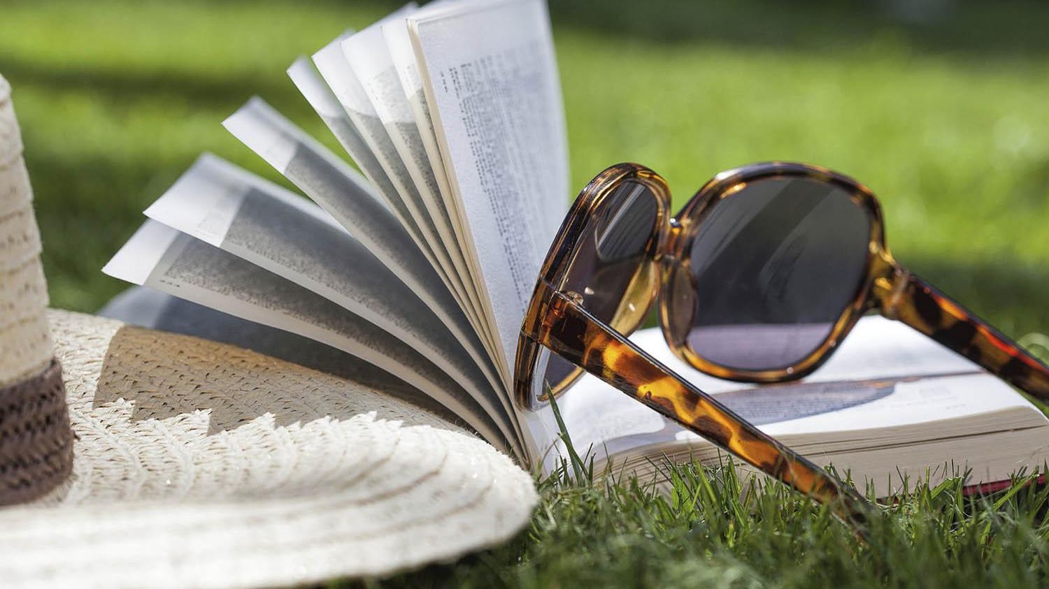 5 найкращих книжок червня, які ідеально підійдуть для відпустки