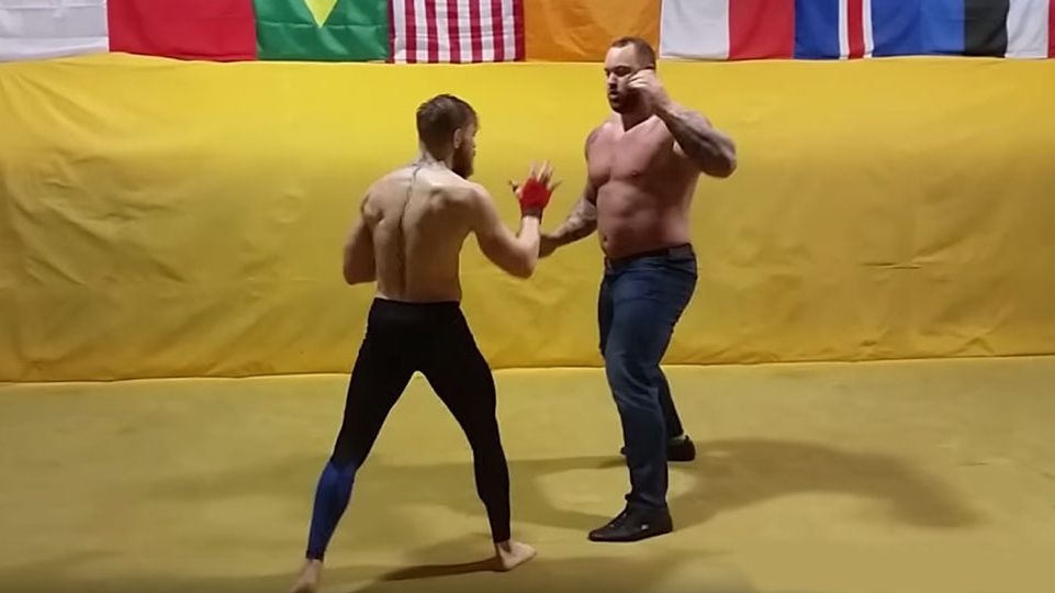 Силач з Гри престолів поспарингував із Конором МакГрегором