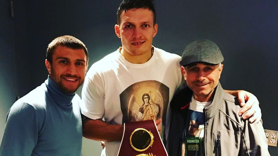 Ломаченко показав кумедне відео з Усиком, який готується до бою проти росіянина