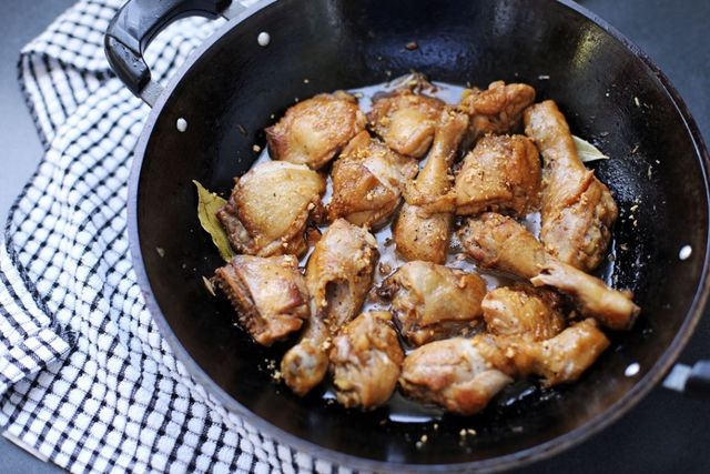 Філіппінський адобо з курки - фото 258077