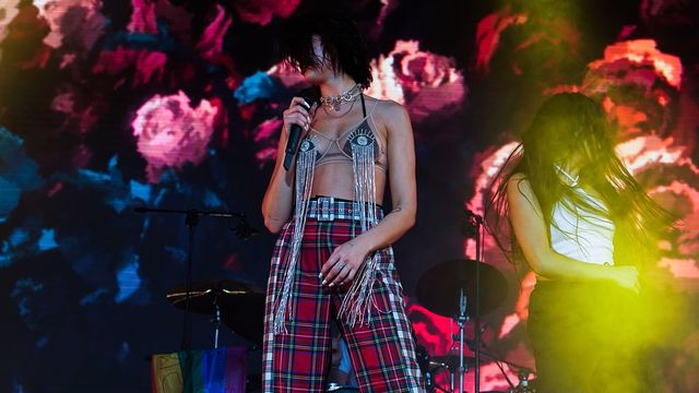 Дуа Ліпа похизувалася топом від українського дизайнера - фото 252801