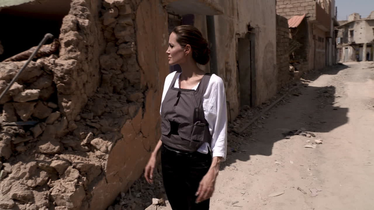 Це п'ята поїздка Джолі до Іраку за 17 років її співпраці з УВКБ - фото 1