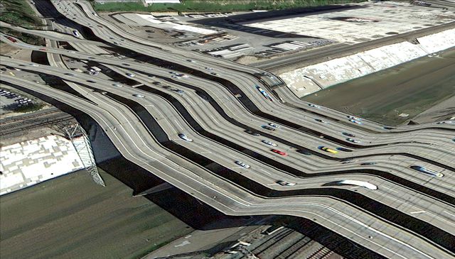 Листівки з Google Earth: світлини, які показують спотворену реальність - фото 259376