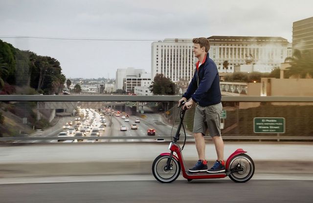 У США скутери замінили громадський транспорт - фото 258819