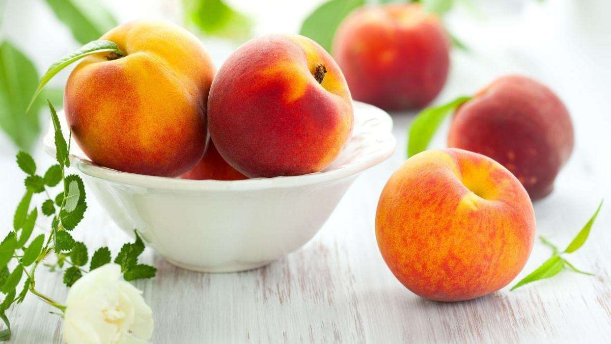 Нектарин: корисні властивості апетитного фрукту