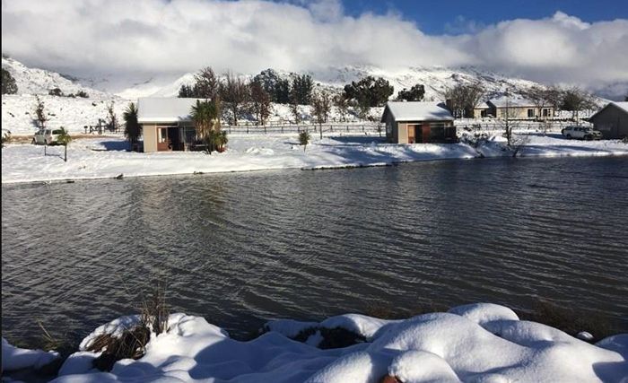 Африку раптово засипало снігом: фоторепортаж з мережі - фото 1