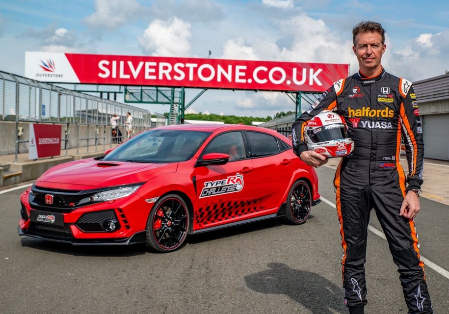 Honda Civic Type R побив рекорд траси Сильверстоун - фото 1