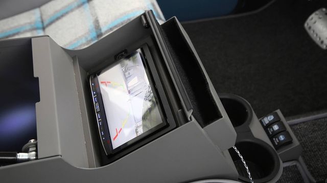 Американці побудували 'сучасний' Ford Bronco з двигуном від Mustang - фото 260012