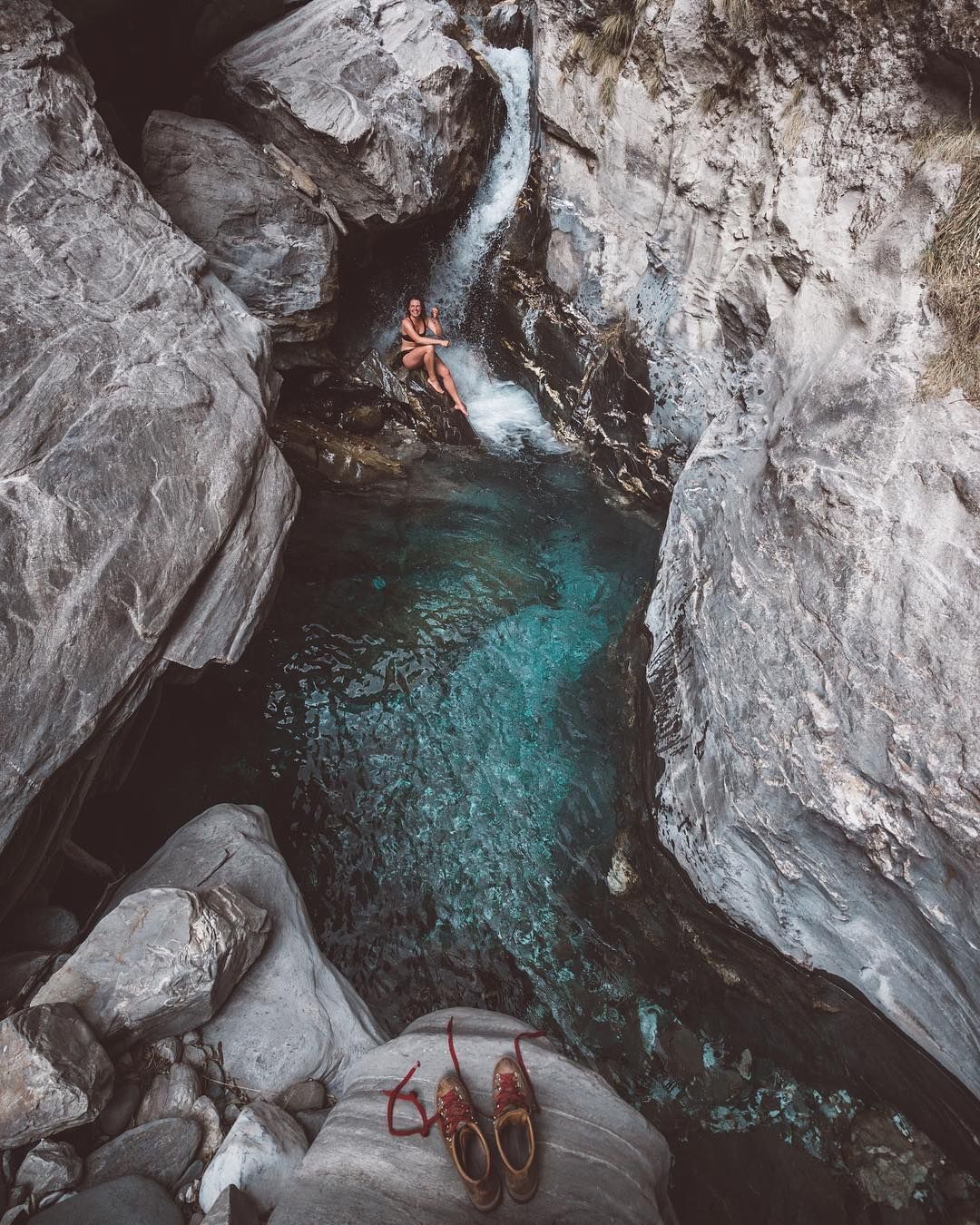 Яскраві фото світу від чарівної мандрівниці - фото 1
