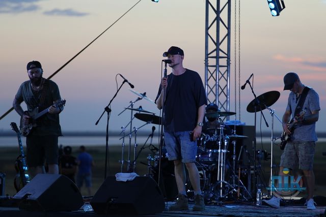 'Бумбокс' виступив на адмінмежі з Кримом - фото 264574