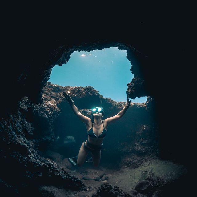 Фотограф-дайвер створює казкові знімки на Гаваях - фото 262970