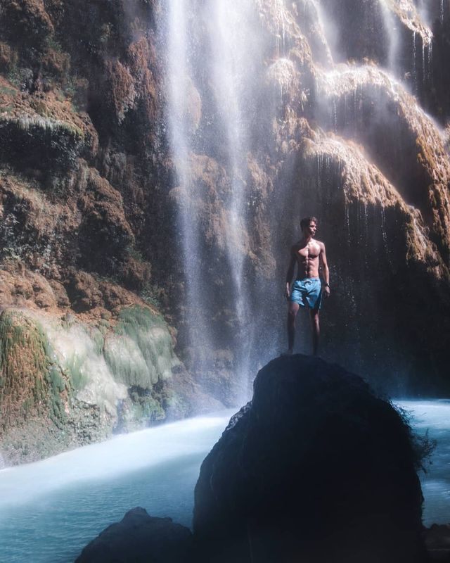 Талановитий британець надихає своїми мандрами - фото 264550