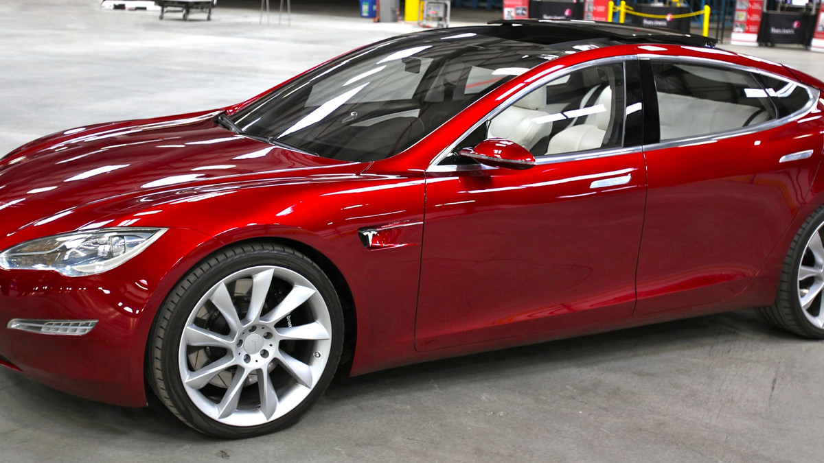 Tesla рекордно збільшила випуск електромобілів - фото 1