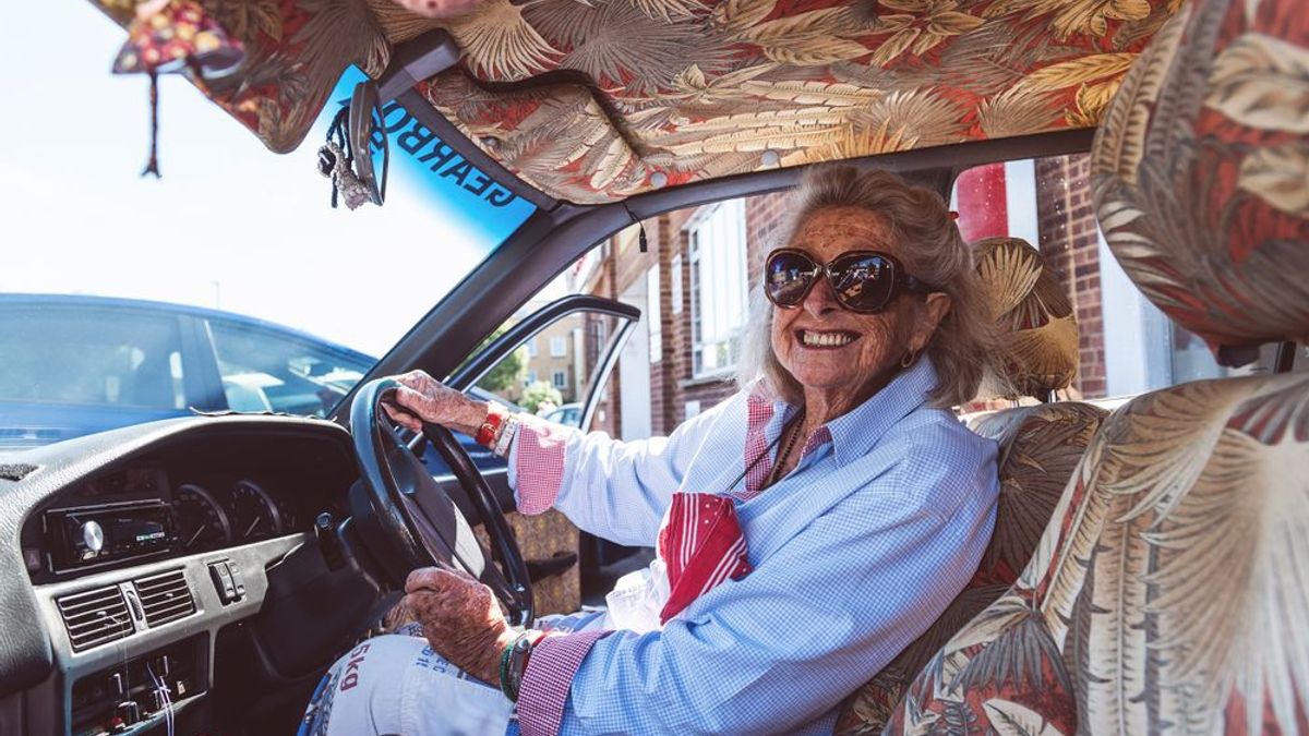 81-річна бабуся здійснила шалену подорож на старенькій Toyota - фото 1