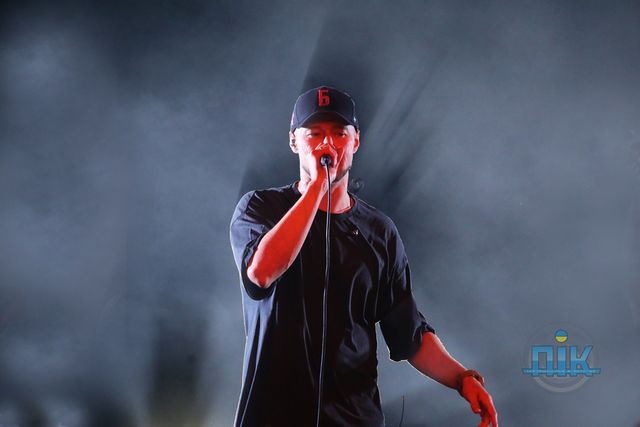 'Бумбокс' виступив на адмінмежі з Кримом - фото 264573