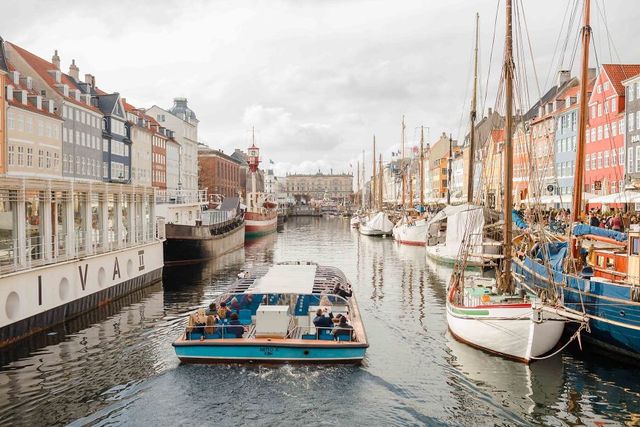 Рік з найщасливішими людьми у світі: сонячні фото - фото 259806