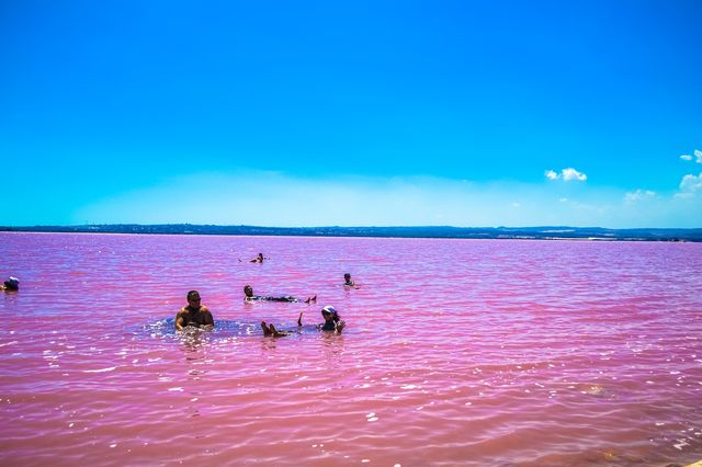 Найкрасивіші у світі рожеві озера- фото 260437