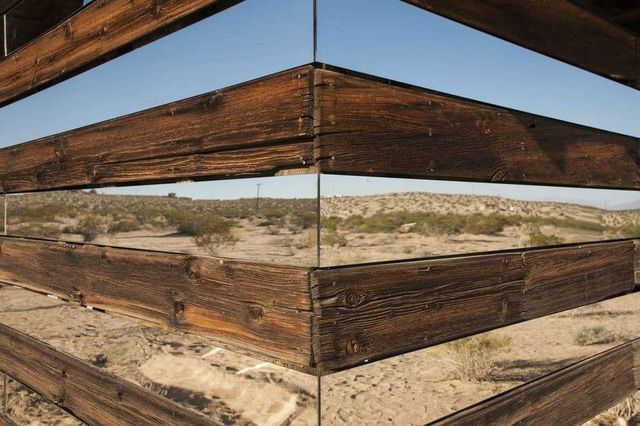 Цей унікальний будинок-привид побачити дуже непросто- фото 261151