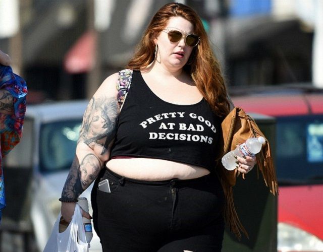 Відома plus-size модель повністю оголилася у нові фотосесії - фото 1