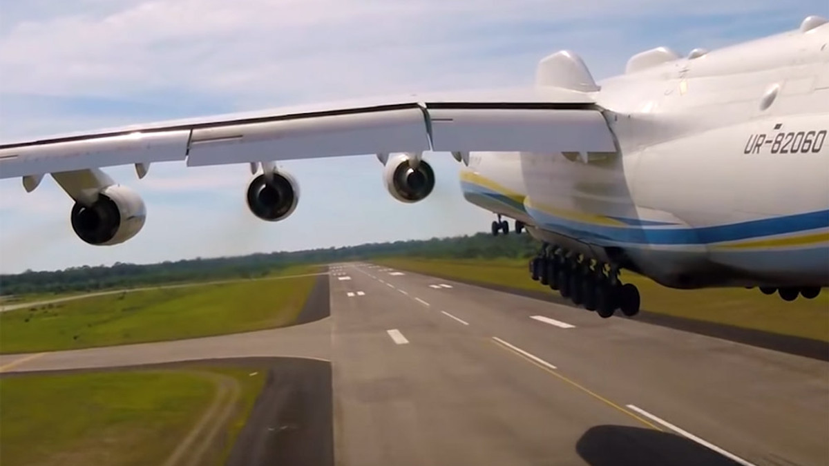 Політ на українському літаку "Мрія" з незвичайного ракурсу: ефектне відео - фото 1