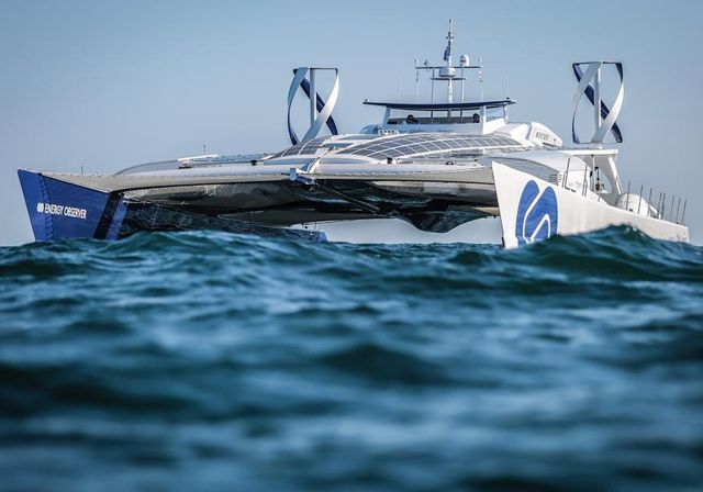 Toyota відправила в тривале плавання незвичайний човен - фото 261276