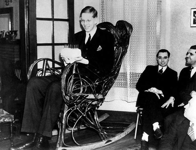 Рідкісні знімки найвищої в світі людини- фото 259896