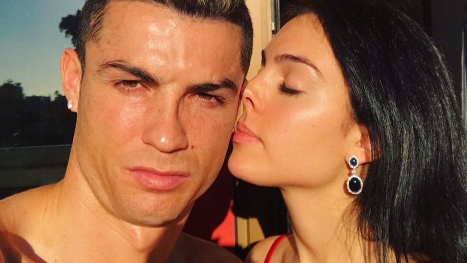 Зірка світового футболу прибув у Грецію на приватному літаку - фото 1