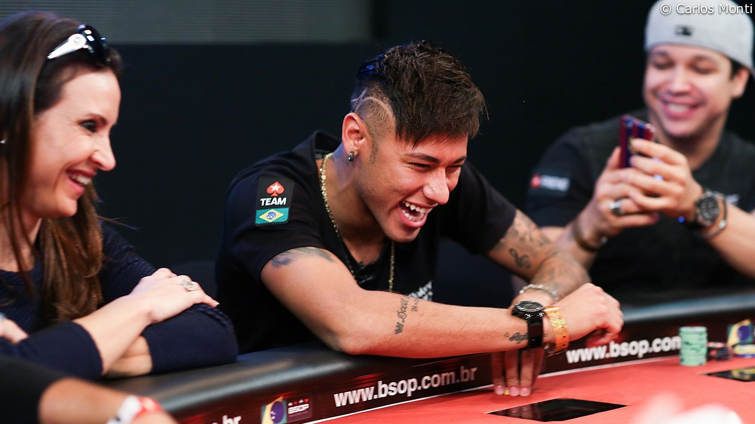 Відомий футболіст виграв купу грошей на турнірі з покеру