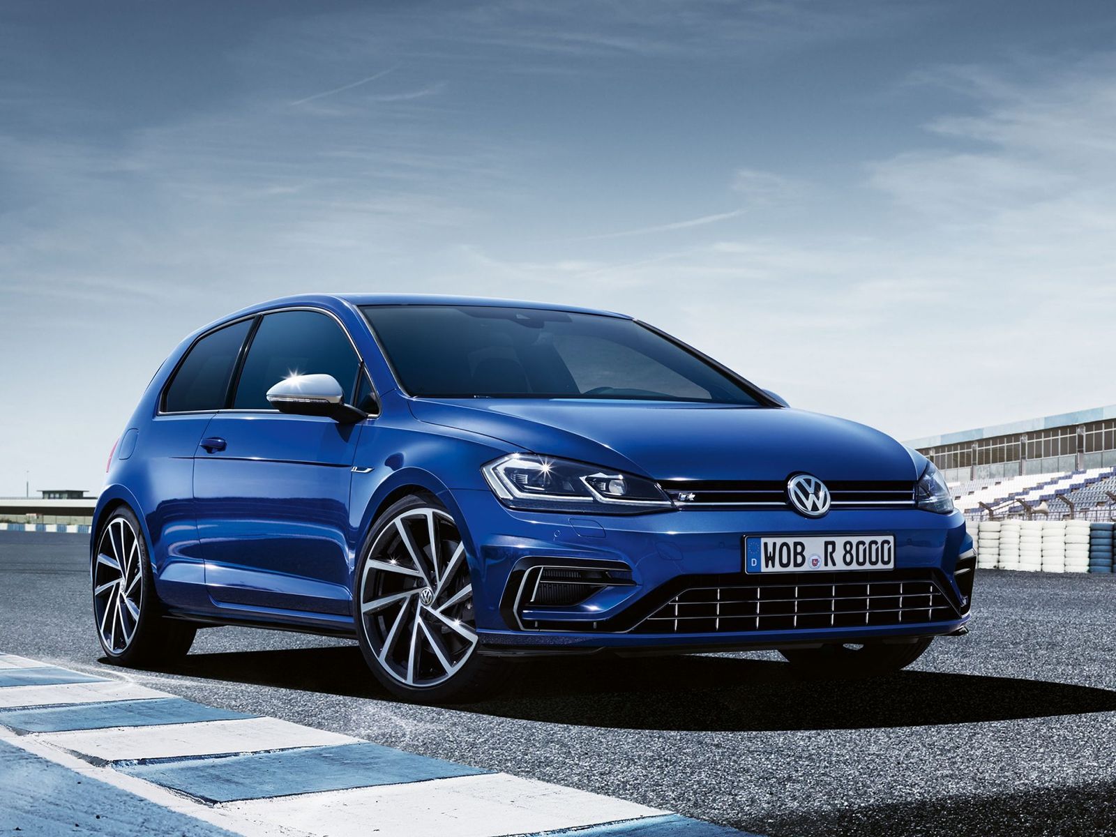 Фанати не оцінять: Volkswagen зробить Golf R слабшим