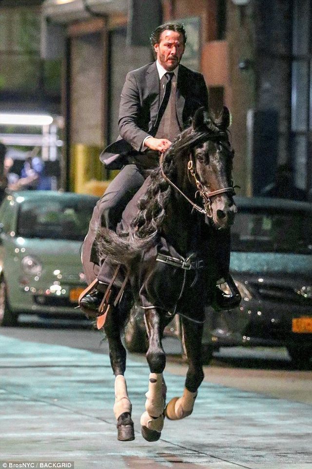 Кіану Рівз знову налякав фанатів зовнішнім виглядом- фото 264963