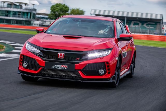 Honda Civic Type R побив рекорд траси Сильверстоун - фото 259861