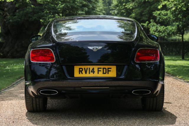 Bentley Елтона Джона виставлено на аукціон - фото 260138