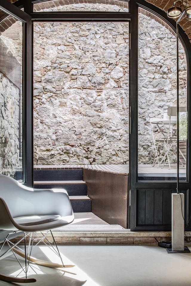 Старовинний дім в Італії отримав сучасний дизайн - фото 263479