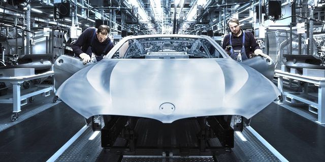 Компанія BMW запустила виробництво нового купе 8 серії - фото 260872